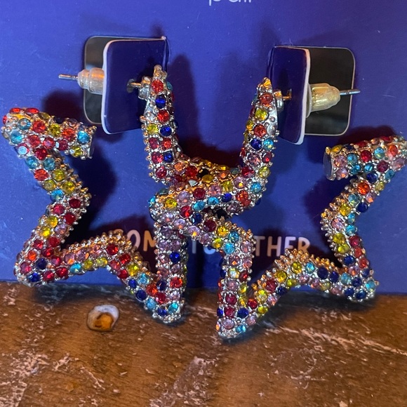 NEW Set of Two Rhinestone Earrings - Picture 11 of 14